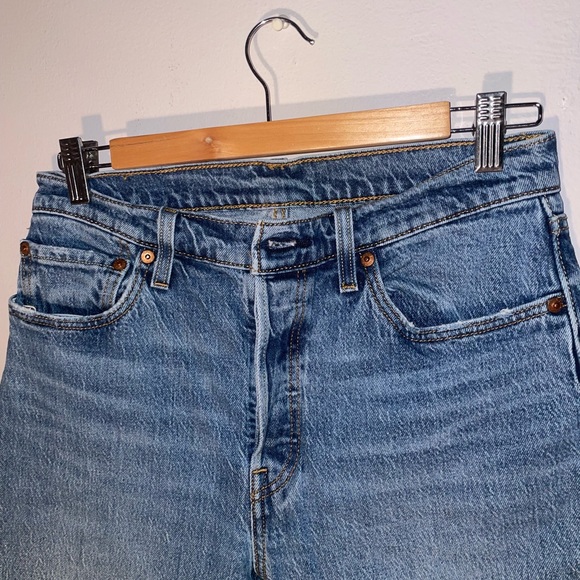 Levi’s - Picture 1 of 11